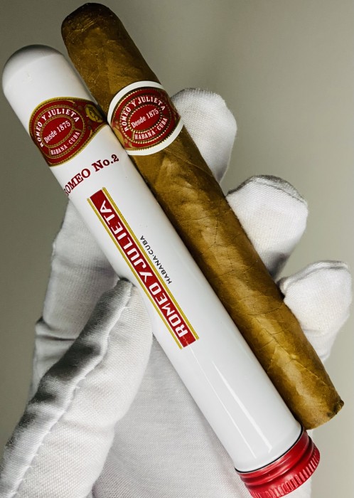 Romeo y Julieta N2 Tubes